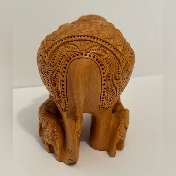 Engraved Brown Teak Wood Elephant Statue Hand Carved 4” Trunk Down With Tusk - Picture 7 of 9